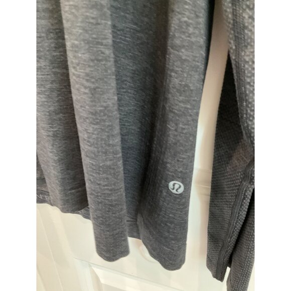 Lululemon Men's Sleeve Black/Grey T-shirt size 2XL - Picture 3 of 5